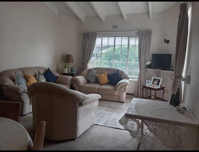 2 BEDROOM APARTMENT FOR SALE IN BEDFORD PARK